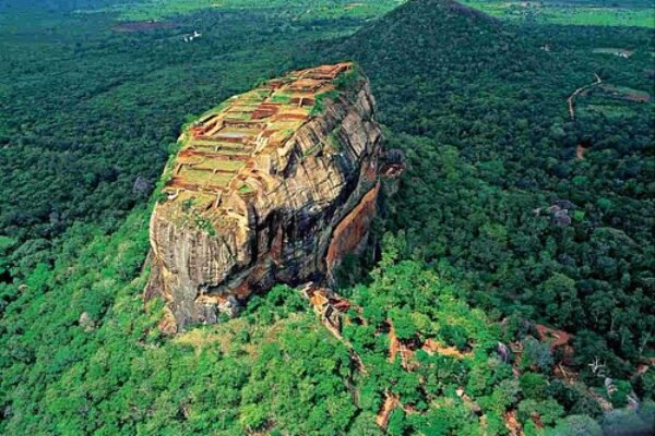 Day Trip to Sigiriya, cave and National Park Safari Tour (Private)