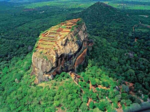 Day Trip to Sigiriya, cave and National Park Safari Tour (Private)
